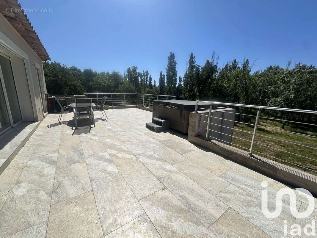 Photo 3 - Maison à ROQUEBRUNE-SUR-ARGENS