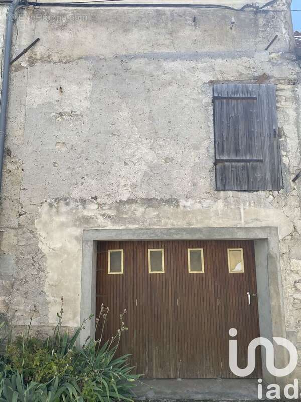 Photo 3 - Parking à VARREDDES