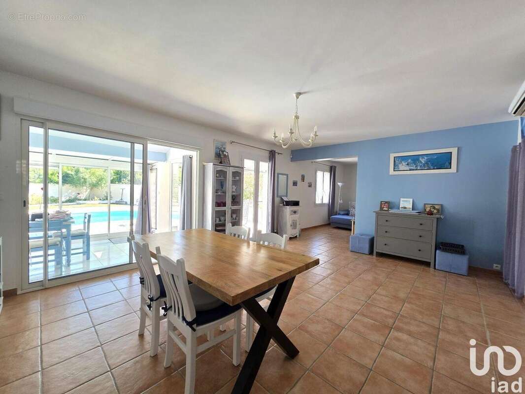 Photo 5 - Maison à CHAILLEVETTE