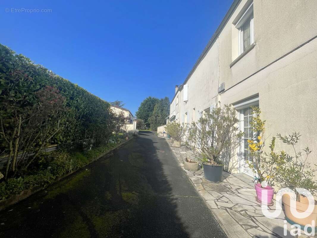 Photo 2 - Maison à LUSSANT