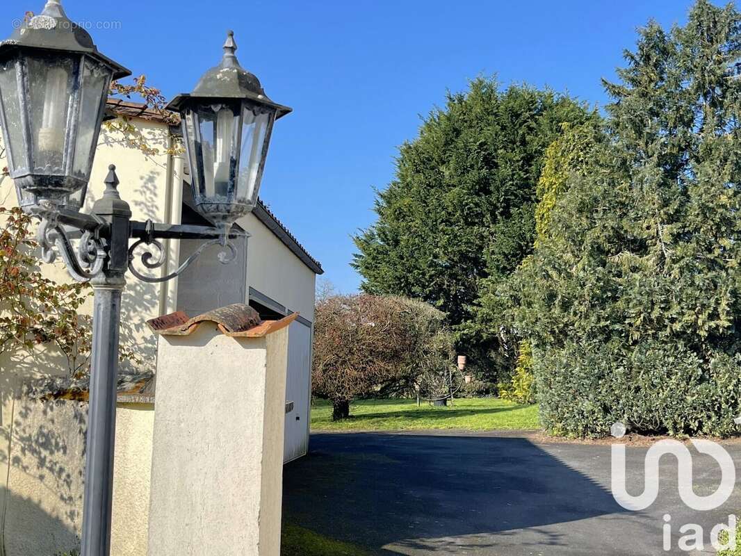 Photo 3 - Maison à LUSSANT