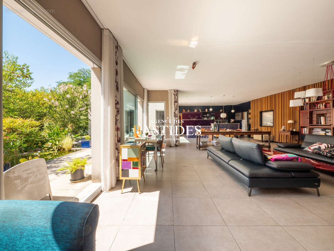 Maison à SAINT-EMILION