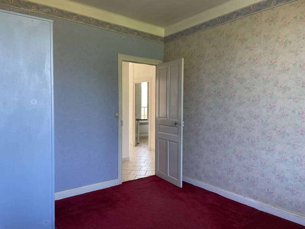 Maison à LE MAYET-DE-MONTAGNE