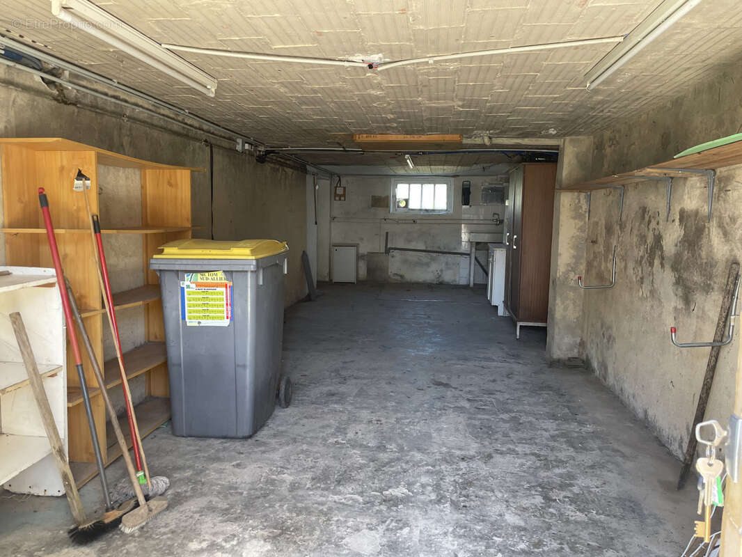 Maison à LE MAYET-DE-MONTAGNE