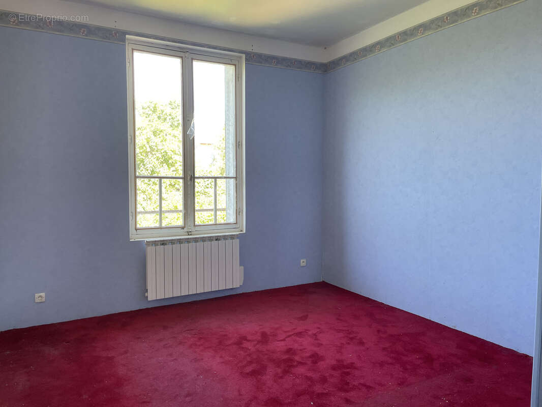 Maison à LE MAYET-DE-MONTAGNE