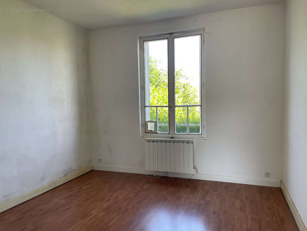 Maison à LE MAYET-DE-MONTAGNE