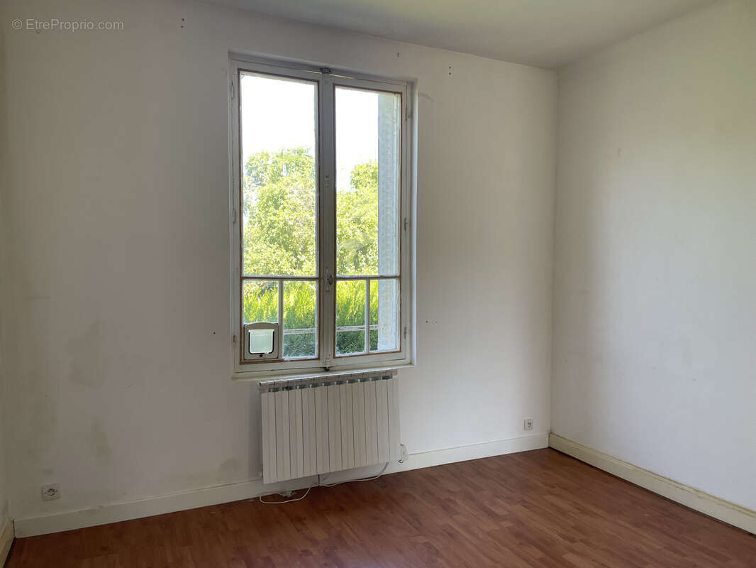 Maison à LE MAYET-DE-MONTAGNE