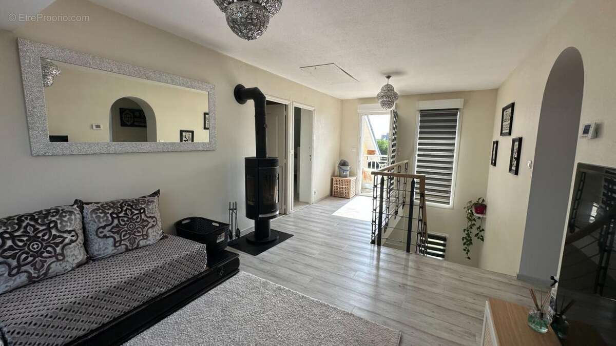 Maison à AUDINCOURT