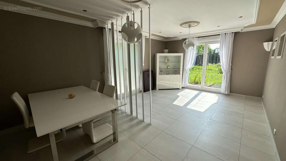 Maison à AUDINCOURT