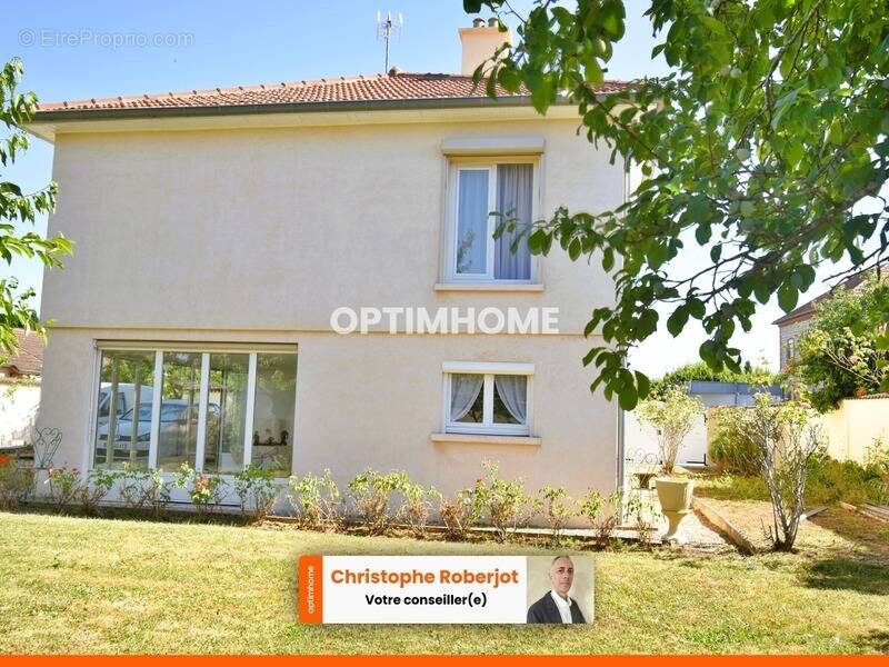 Maison à CHAMPFORGEUIL