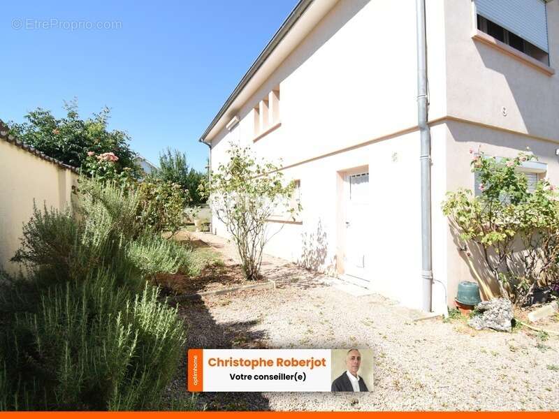 Maison à CHAMPFORGEUIL