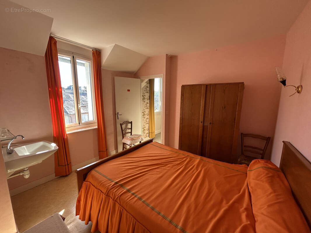 Maison à CHAMBOULIVE