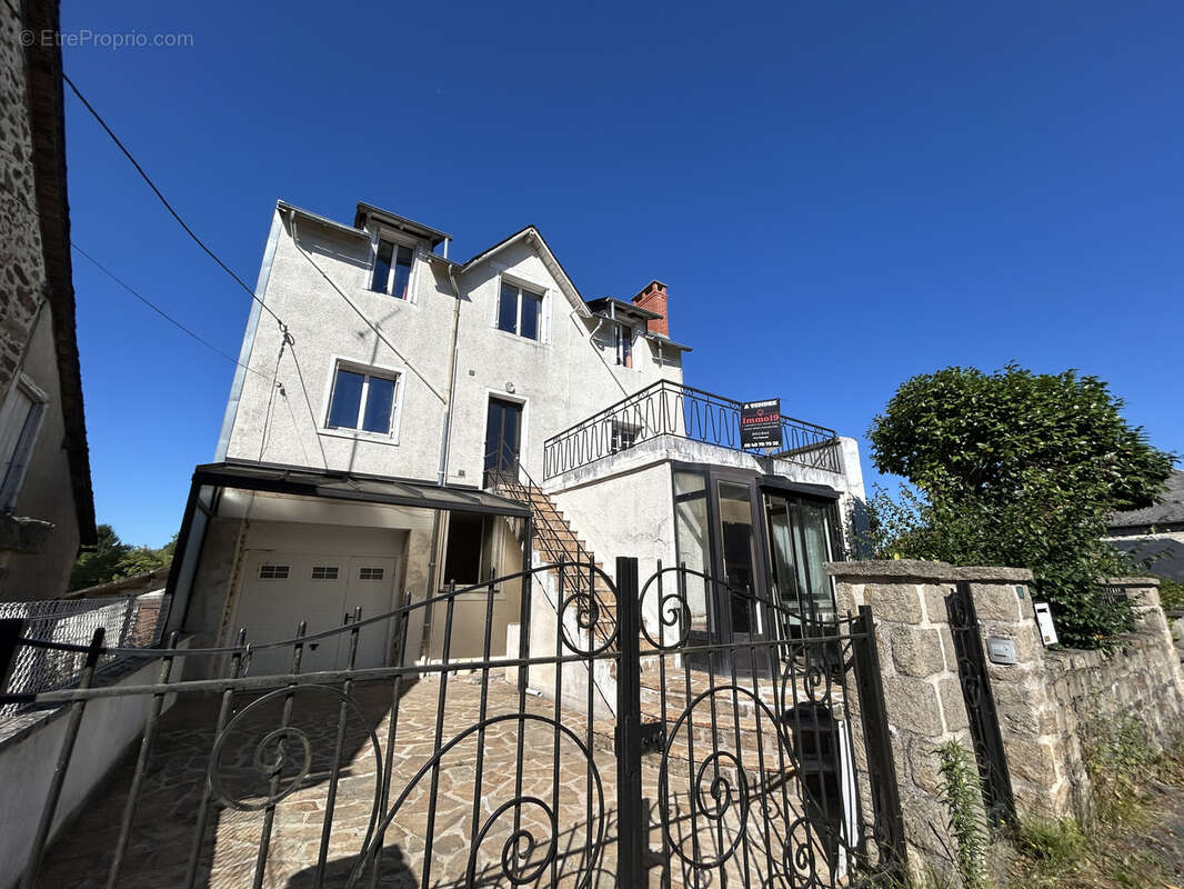 Maison à CHAMBOULIVE