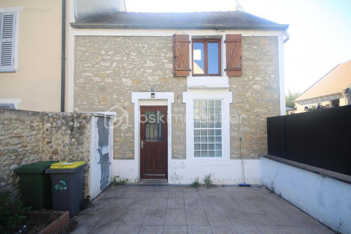 Appartement à BAULNE