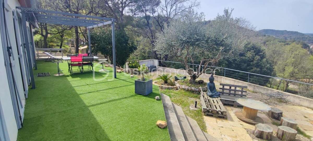 Maison à FIGANIERES