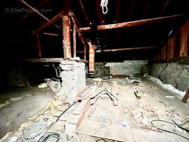 Maison à SAINT-JULIEN-MONT-DENIS