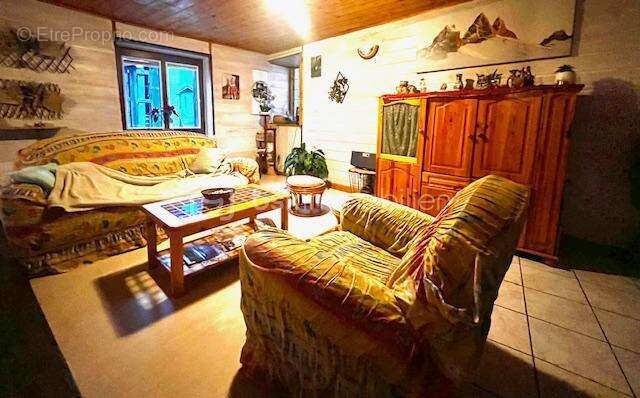 Maison à SAINT-JULIEN-MONT-DENIS