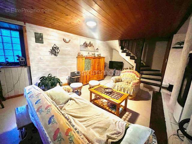 Maison à SAINT-JULIEN-MONT-DENIS