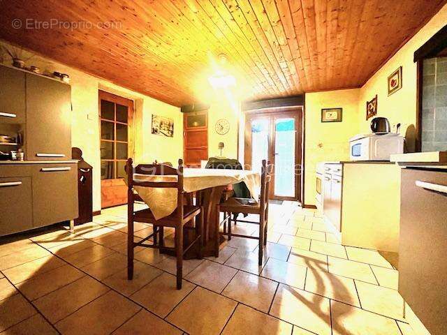 Maison à SAINT-JULIEN-MONT-DENIS