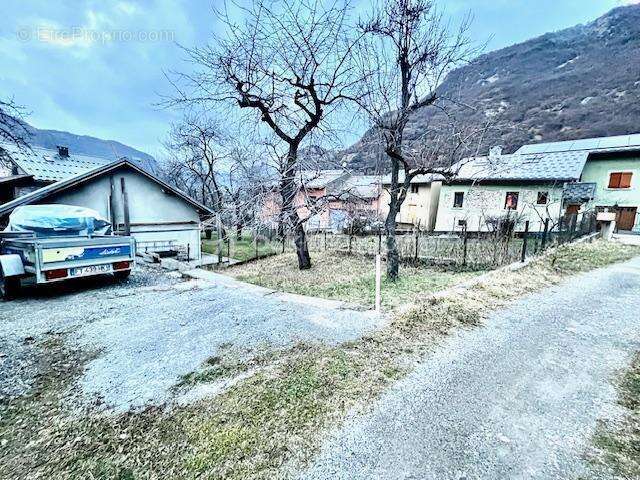 Maison à SAINT-JULIEN-MONT-DENIS