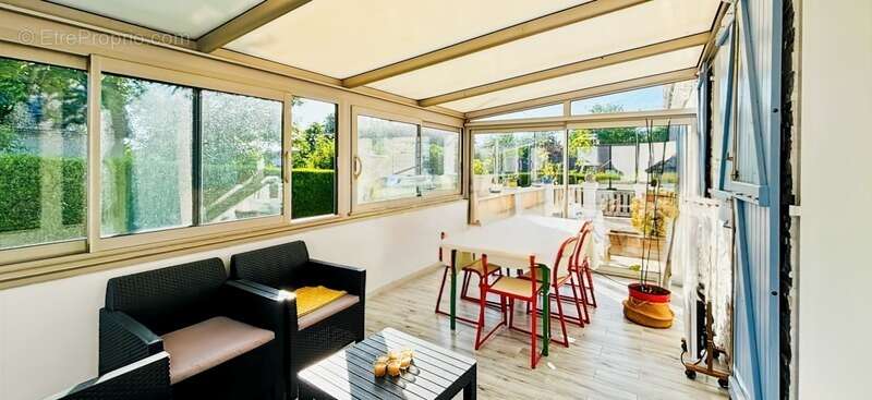 Maison à CHAUCONIN-NEUFMONTIERS