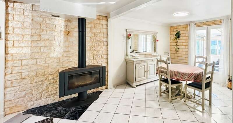 Maison à CHAUCONIN-NEUFMONTIERS