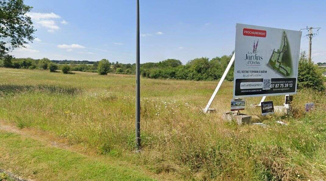 Terrain à SAINT-THURIAL