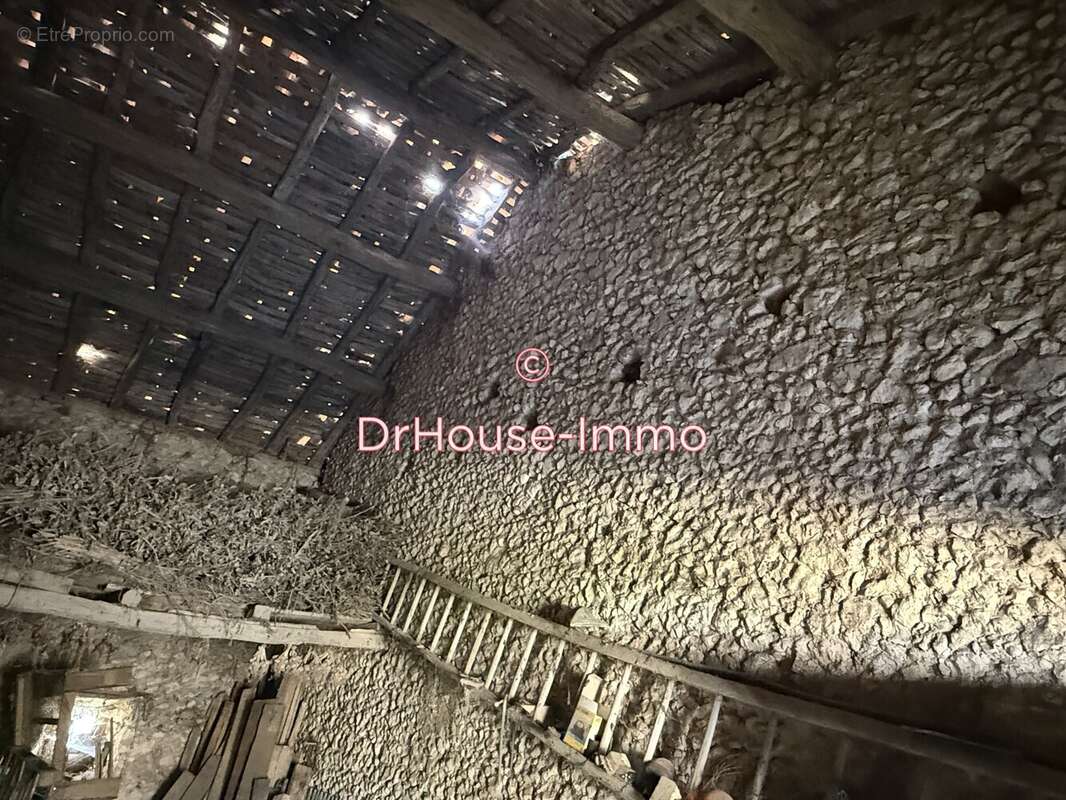 Maison à SAINT-ASTIER