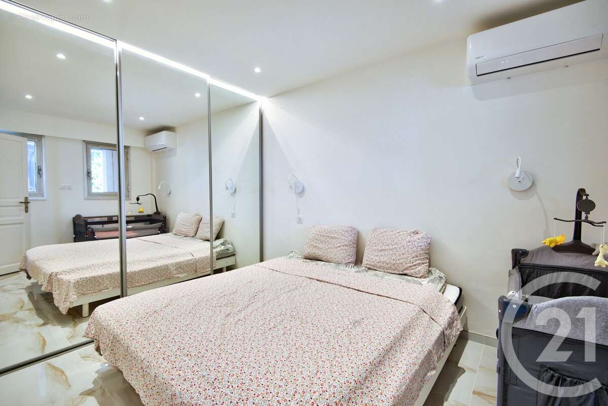 Appartement à SAINT-LAURENT-DU-VAR