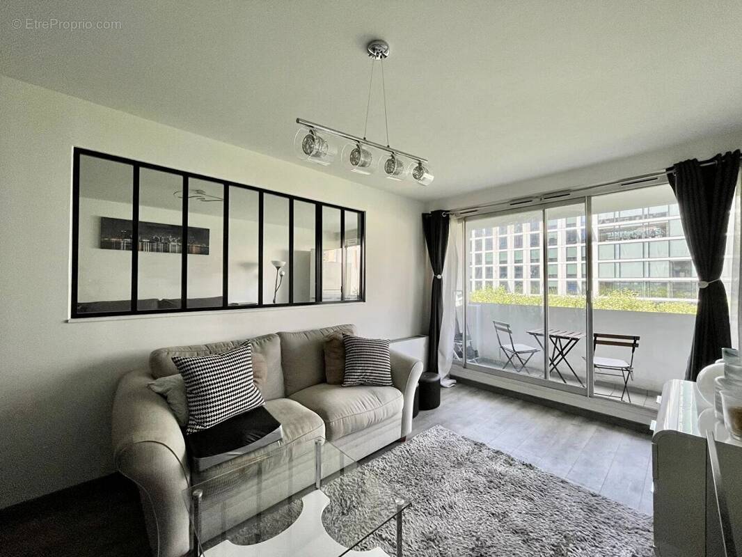 Appartement à COURBEVOIE