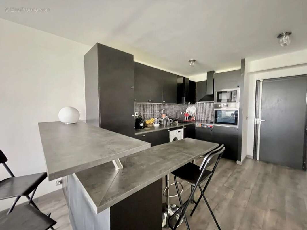 Appartement à COURBEVOIE