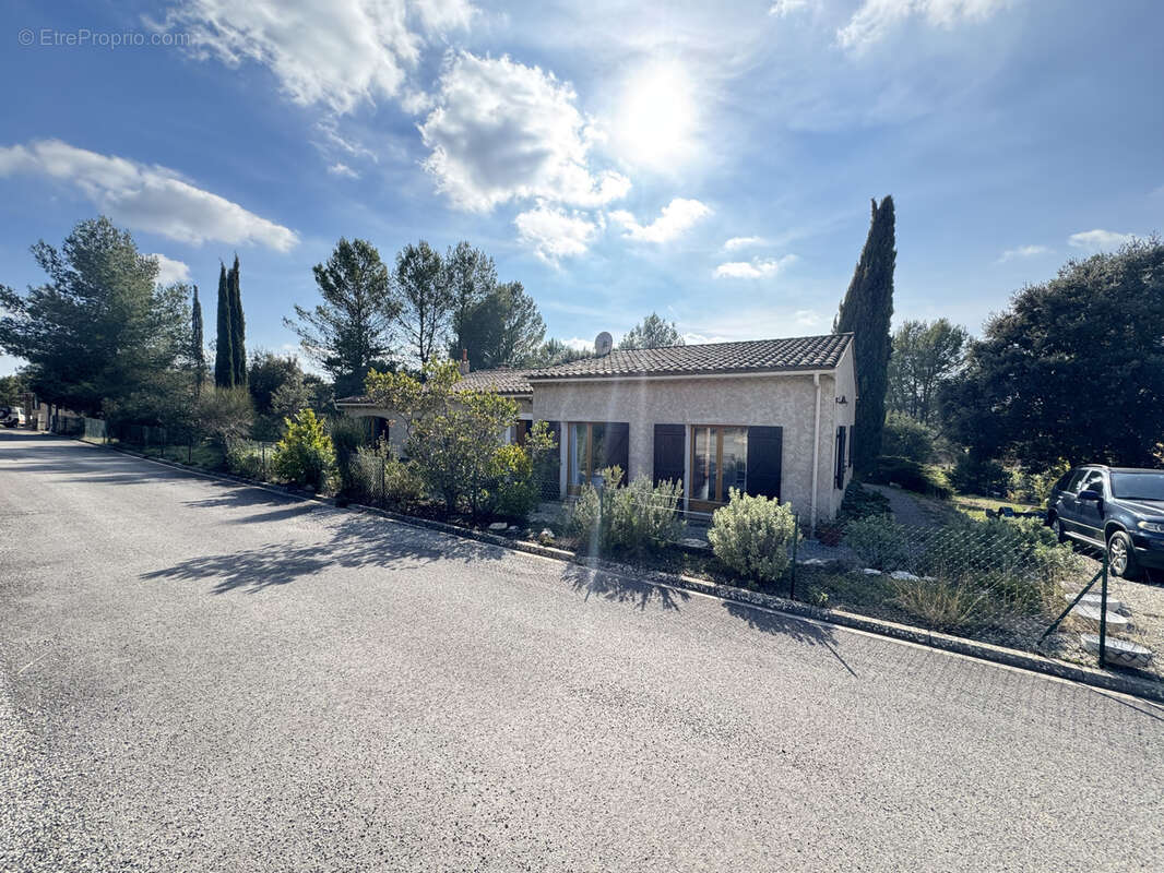 Maison à FOX-AMPHOUX