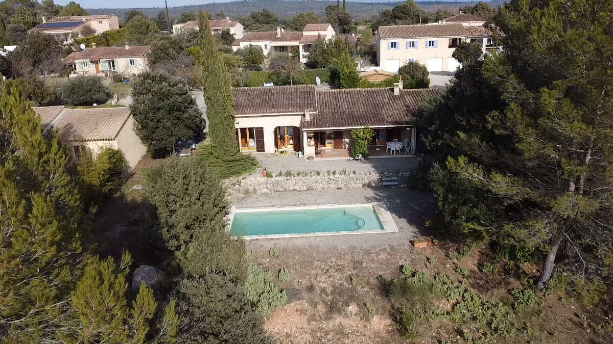 Maison à FOX-AMPHOUX