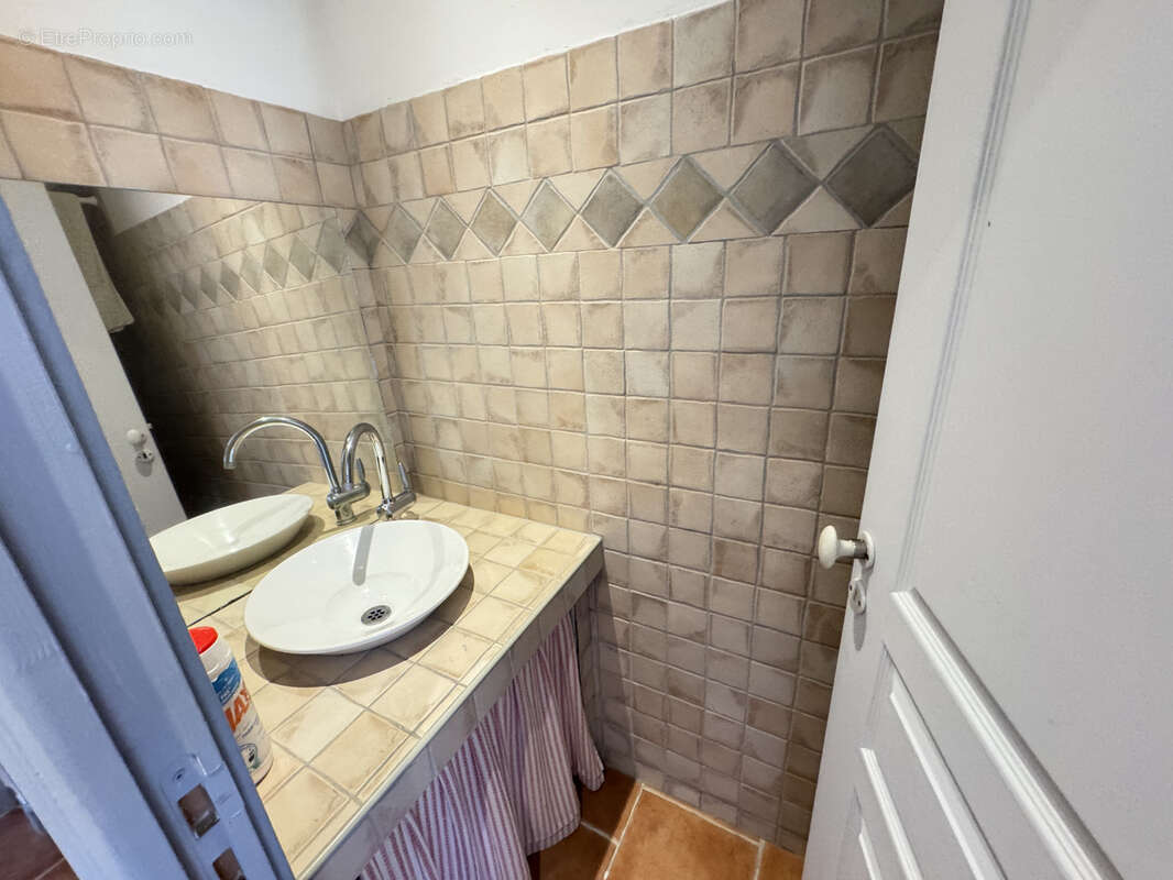 Maison à FOX-AMPHOUX