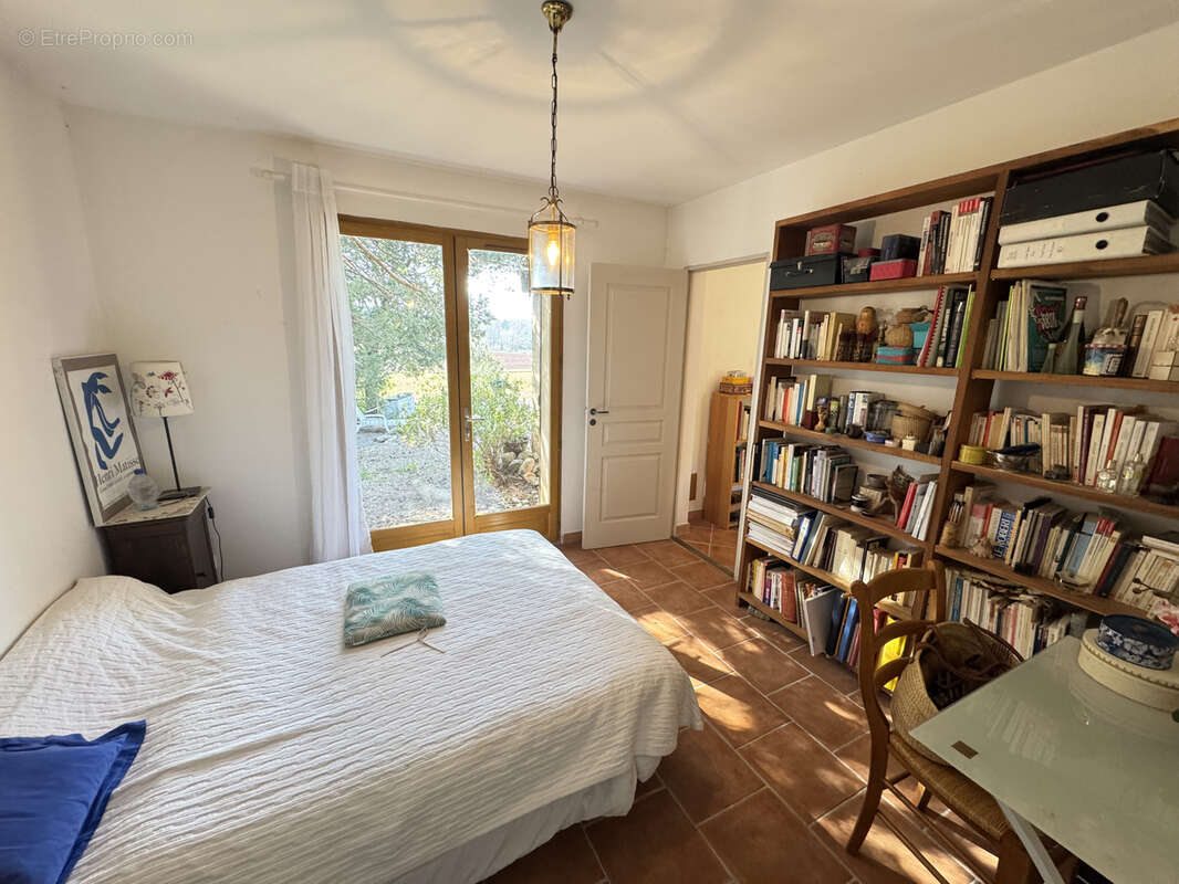 Maison à FOX-AMPHOUX