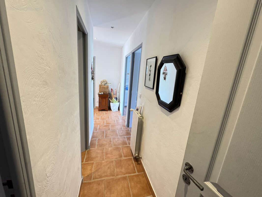 Maison à FOX-AMPHOUX