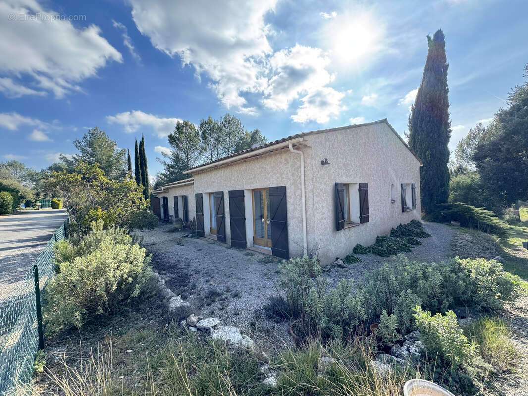 Maison à FOX-AMPHOUX