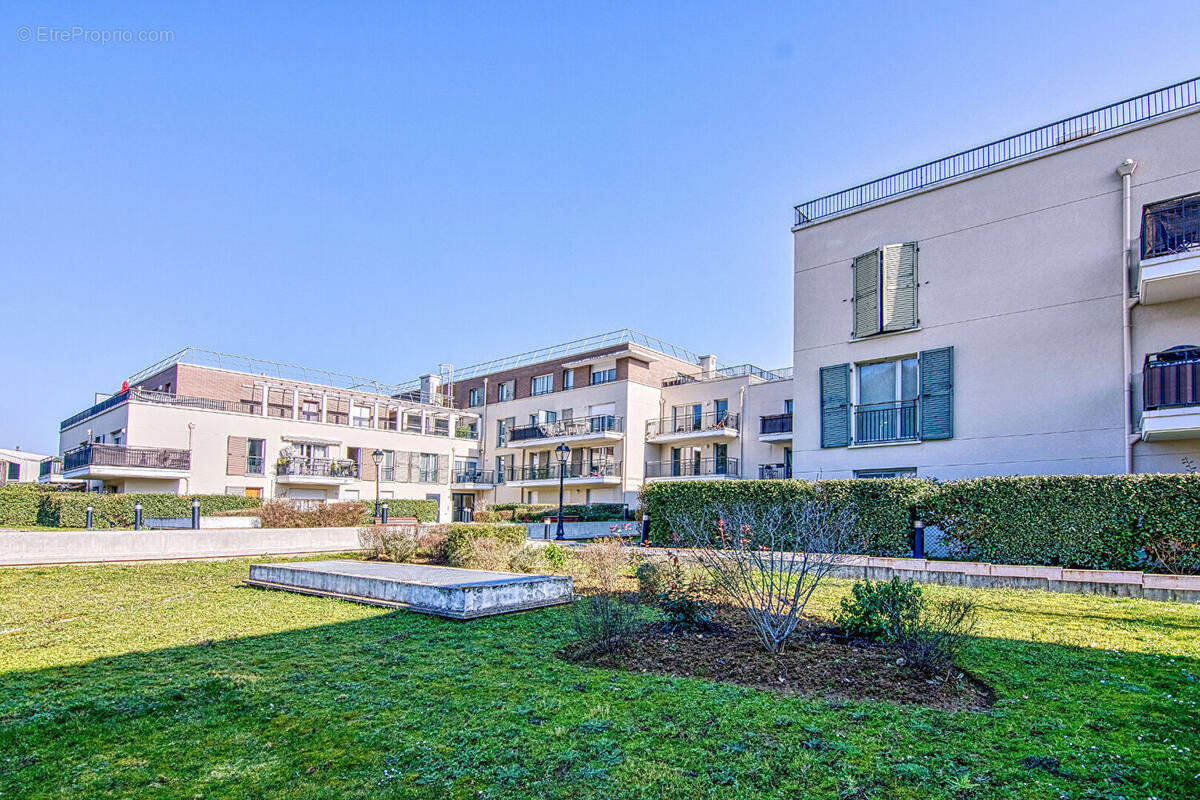 Parking à LE PORT-MARLY