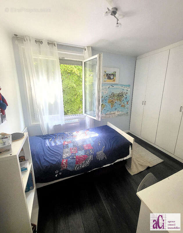 Appartement à L&#039;HAY-LES-ROSES