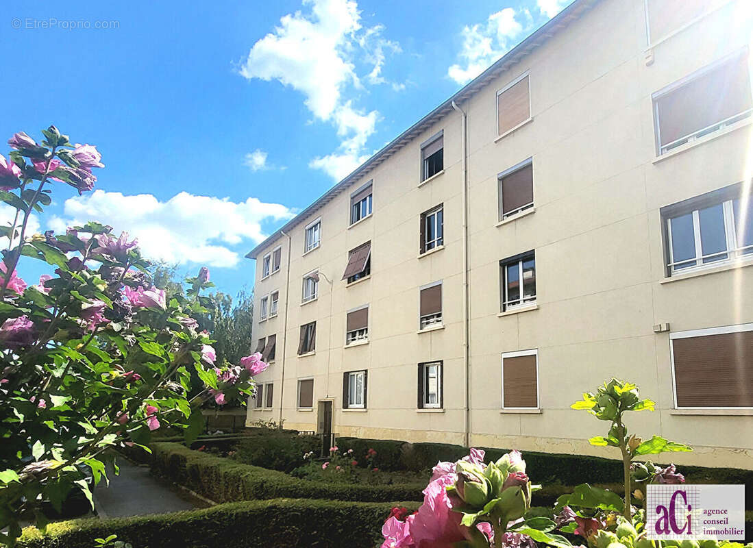 Appartement à L&#039;HAY-LES-ROSES