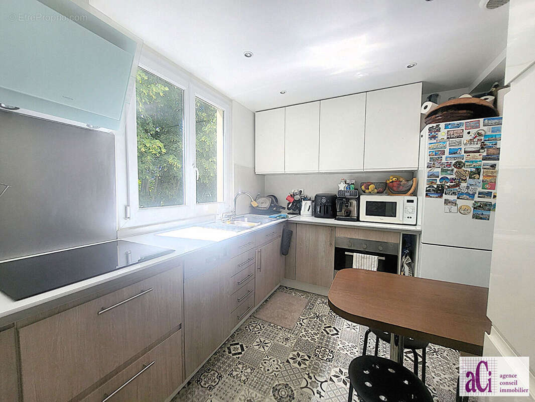 Appartement à L&#039;HAY-LES-ROSES