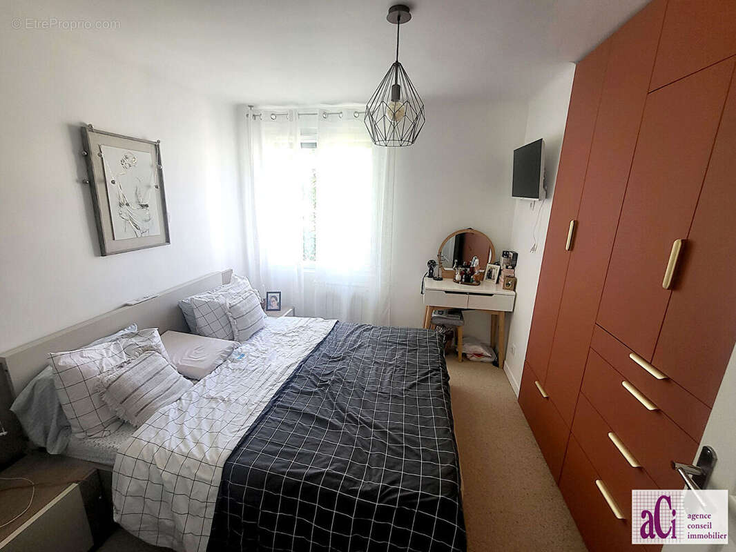 Appartement à L&#039;HAY-LES-ROSES