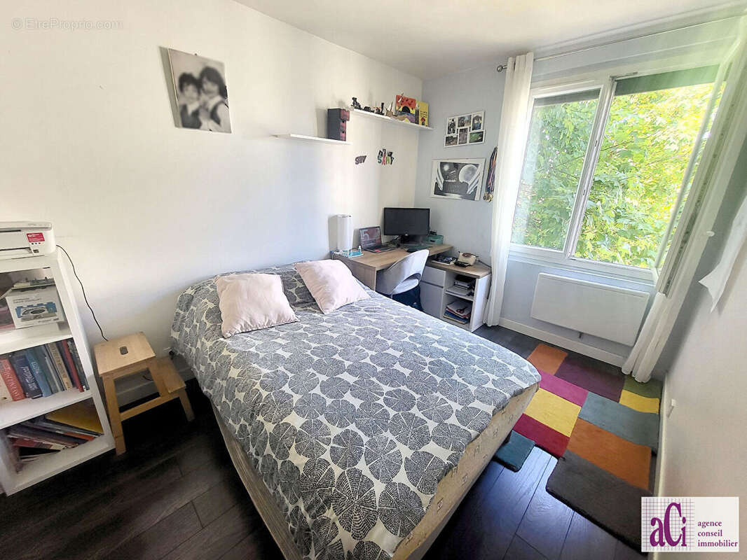 Appartement à L&#039;HAY-LES-ROSES