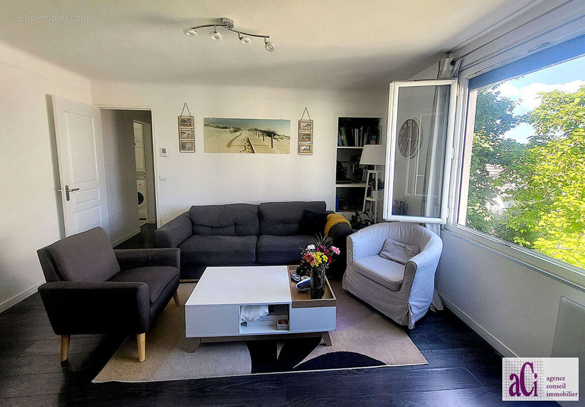 Appartement à L&#039;HAY-LES-ROSES