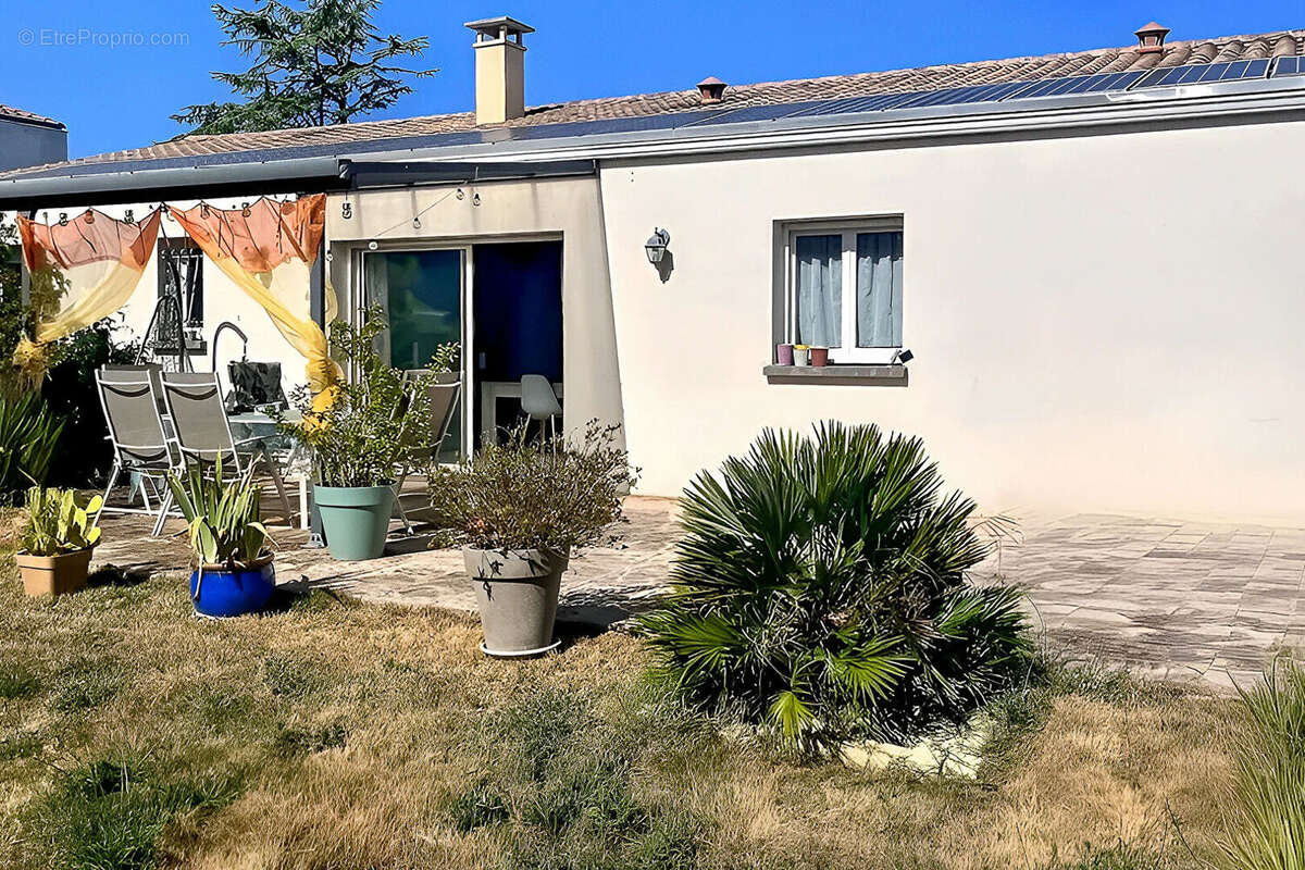 Maison à SAINT-MEDARD-D'AUNIS