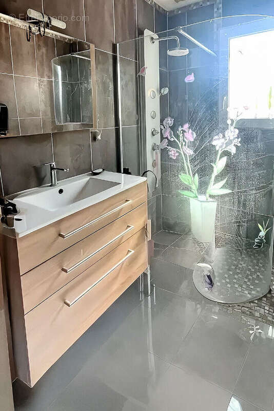 Maison à SAINTE-SOULLE