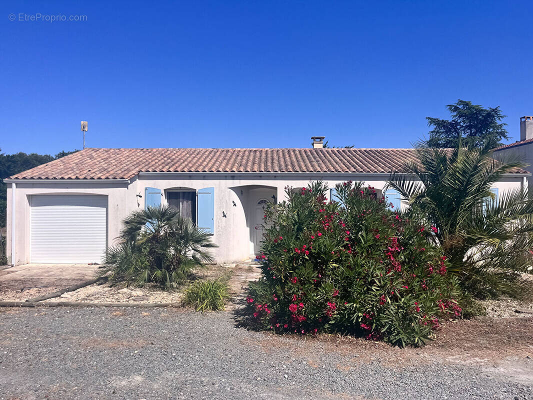 Maison à SAINTE-SOULLE