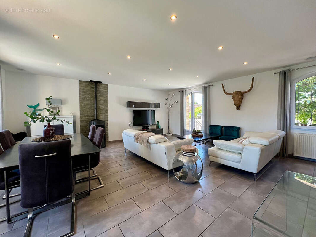 Maison à EVRY-GREGY-SUR-YERRE