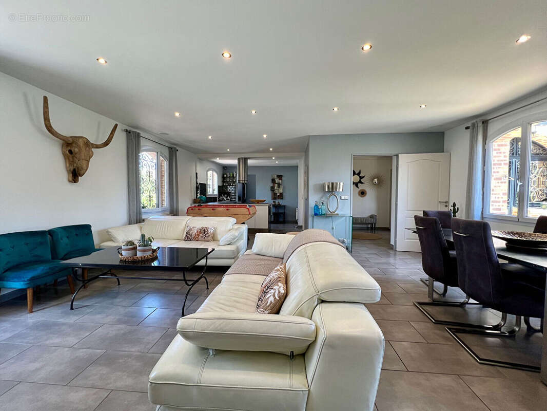 Maison à EVRY-GREGY-SUR-YERRE