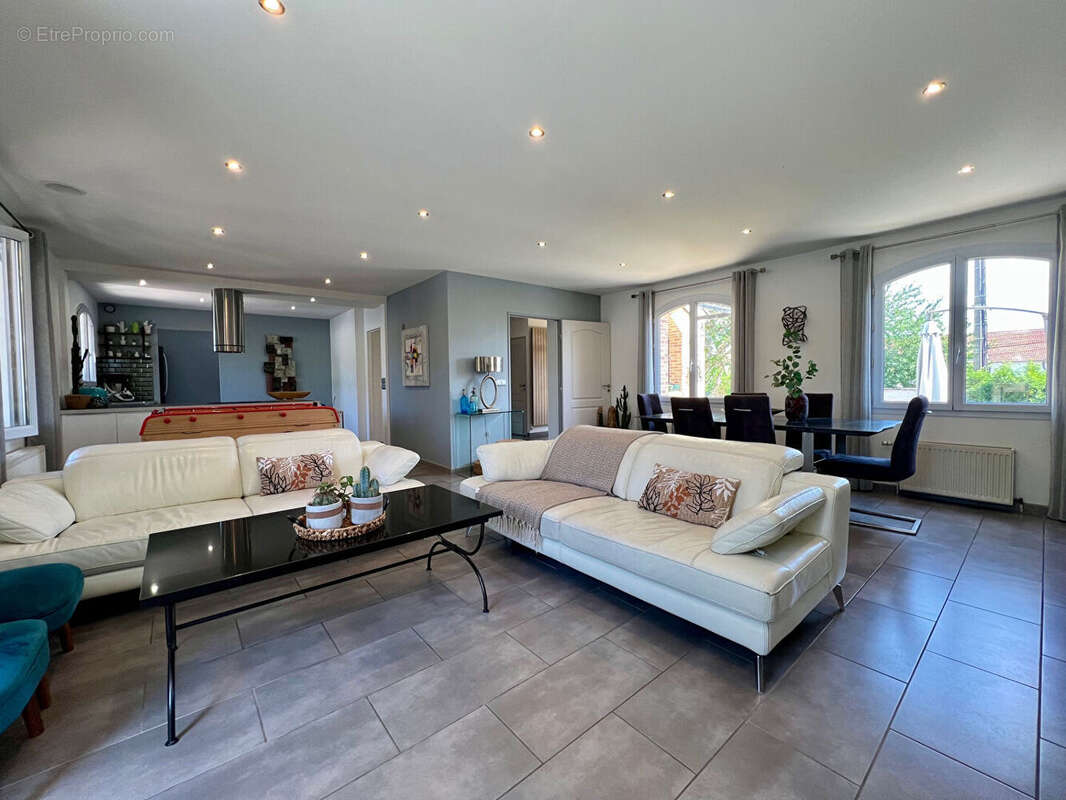 Maison à EVRY-GREGY-SUR-YERRE